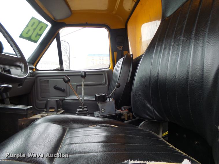 image for item DA3252 1998 Ford F800 Super Duty dump truck