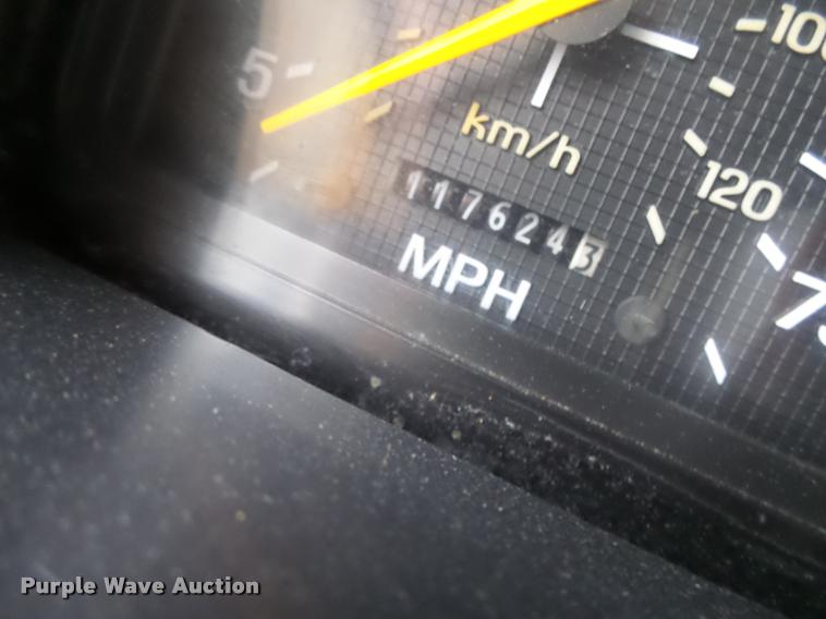 image for item DA3252 1998 Ford F800 Super Duty dump truck