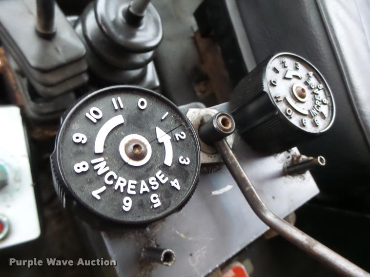 image for item DA3252 1998 Ford F800 Super Duty dump truck