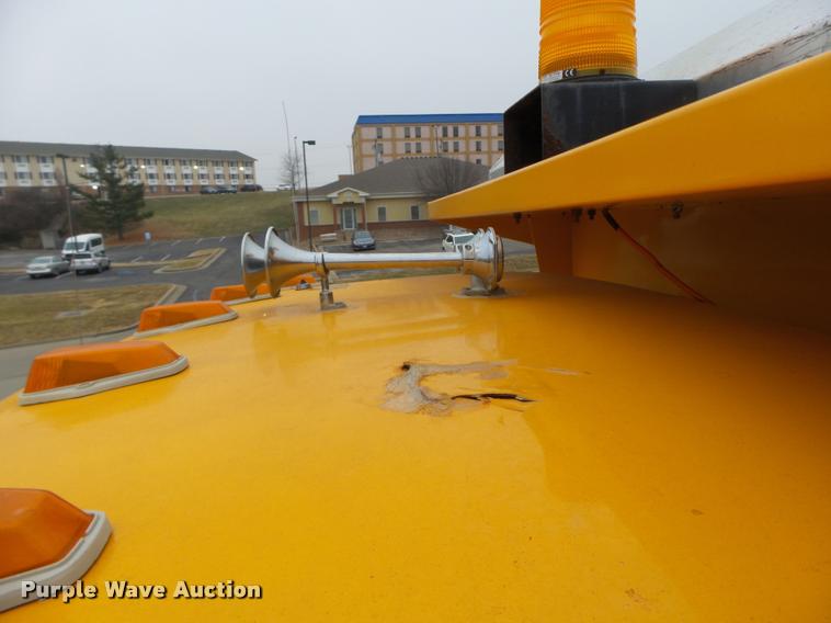 image for item DA3252 1998 Ford F800 Super Duty dump truck