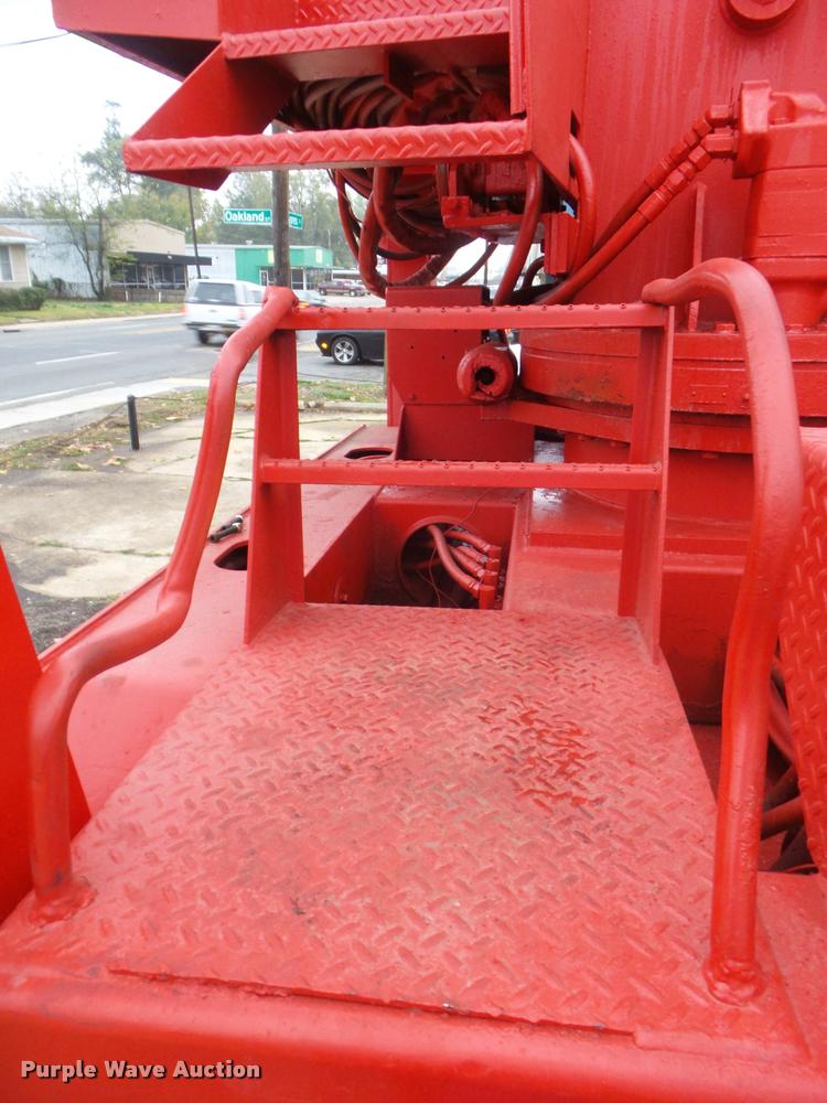 image for item DA5107 1990 Morbark waste grinder