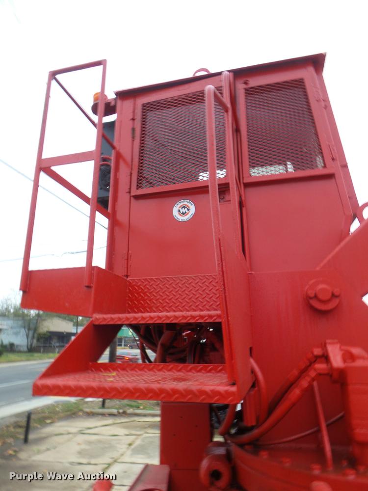 image for item DA5107 1990 Morbark waste grinder