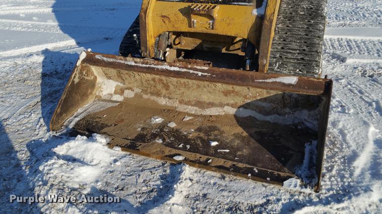 image for item DA5825 2004 Caterpillar 277 skid steer