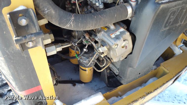 image for item DA5825 2004 Caterpillar 277 skid steer