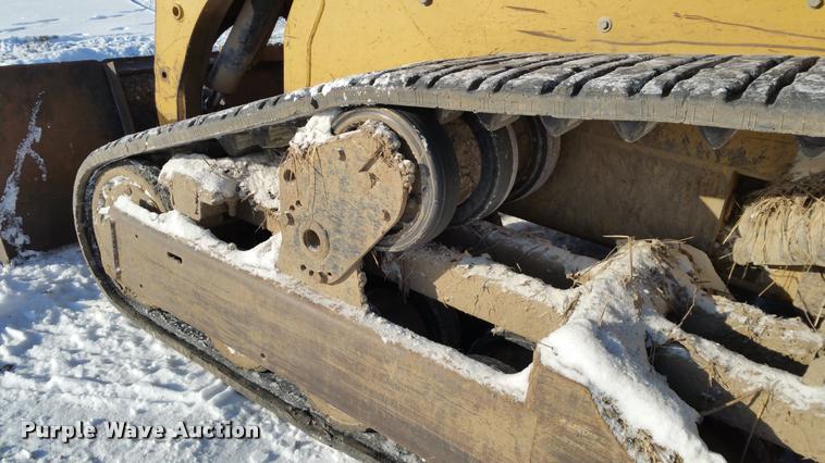 image for item DA5825 2004 Caterpillar 277 skid steer