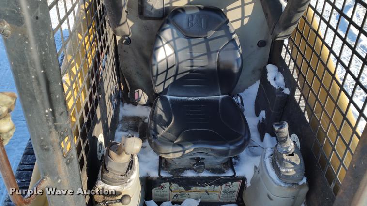 image for item DA5825 2004 Caterpillar 277 skid steer