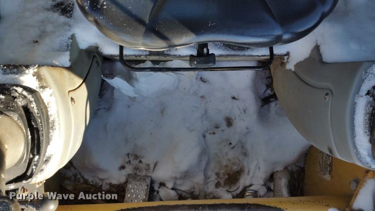 image for item DA5825 2004 Caterpillar 277 skid steer