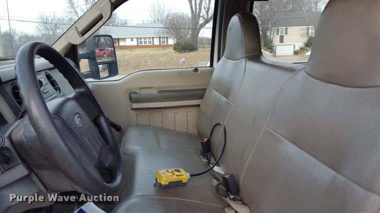 image for item DA5830 2008 Ford F550 Crew Cab dump truck