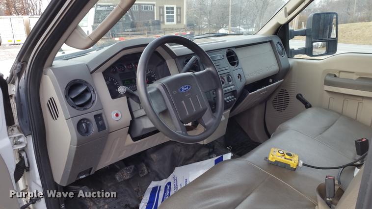 image for item DA5830 2008 Ford F550 Crew Cab dump truck