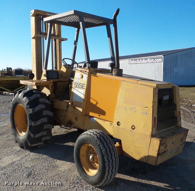 image for item DB5417 1997 Case 585E rough terrain forklift