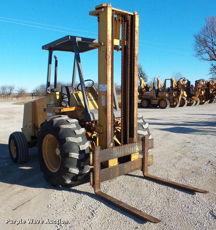 image for item DB5417 1997 Case 585E rough terrain forklift
