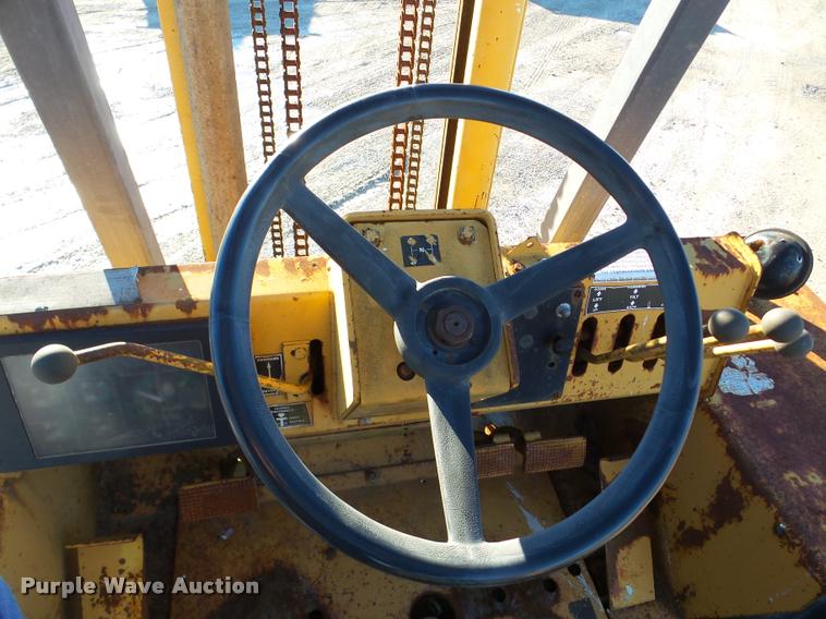 image for item DB5417 1997 Case 585E rough terrain forklift