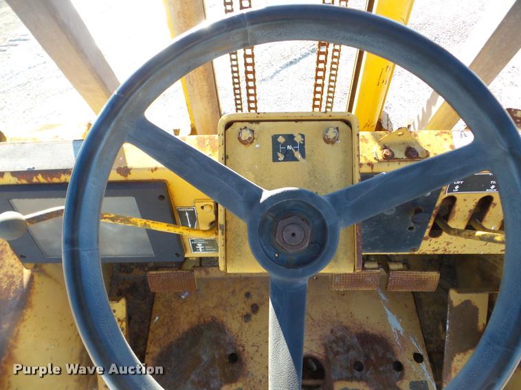 image for item DB5417 1997 Case 585E rough terrain forklift