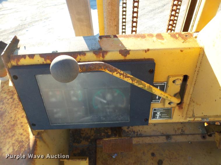 image for item DB5417 1997 Case 585E rough terrain forklift