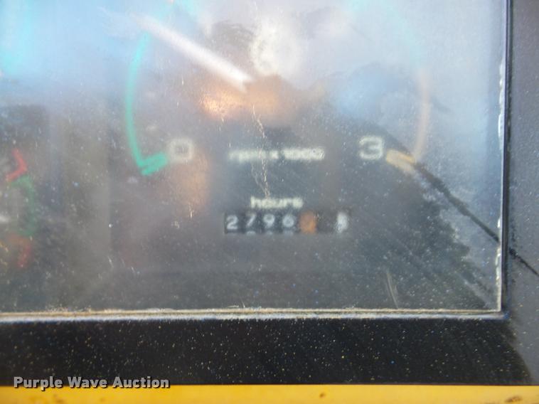 image for item DB5417 1997 Case 585E rough terrain forklift