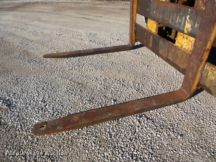 image for item DB5417 1997 Case 585E rough terrain forklift