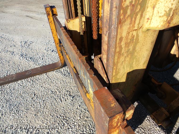 image for item DB5417 1997 Case 585E rough terrain forklift