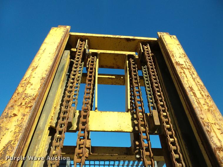 image for item DB5417 1997 Case 585E rough terrain forklift