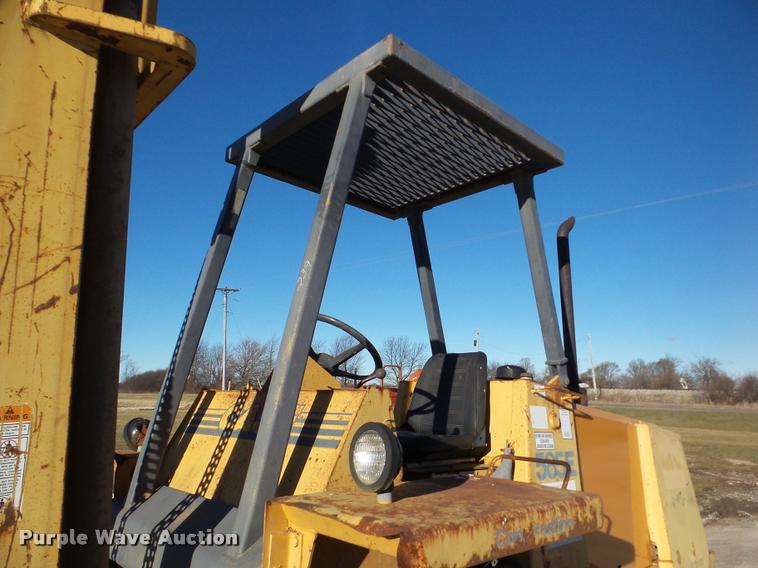 image for item DB5417 1997 Case 585E rough terrain forklift