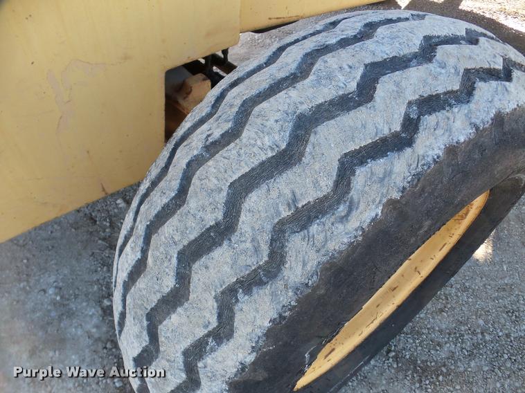 image for item DB5417 1997 Case 585E rough terrain forklift