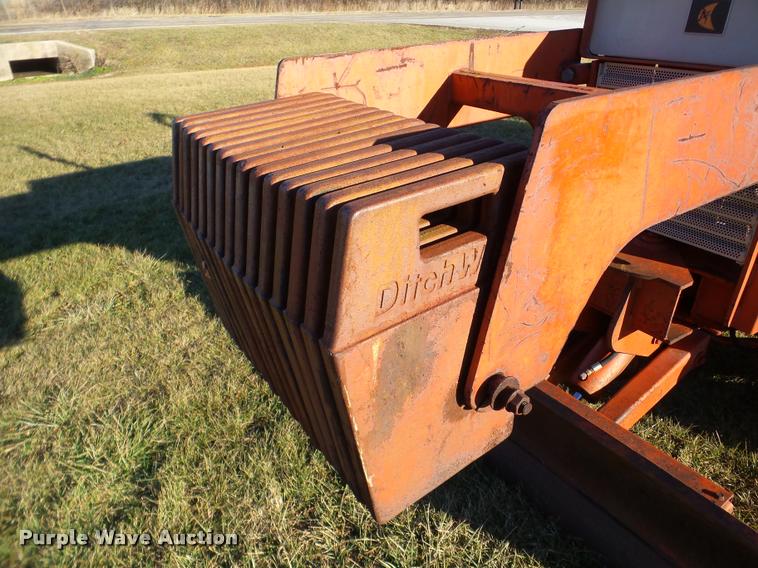 image for item DB5420 1988 Ditch Witch 6510 rock saw