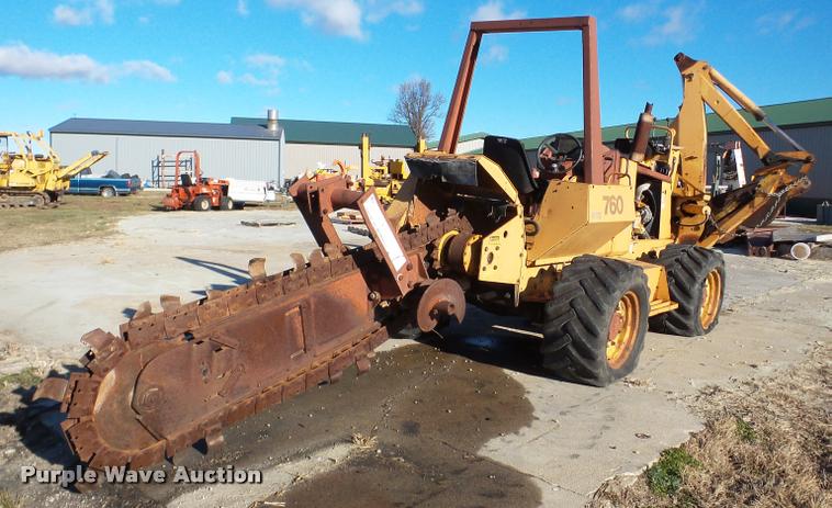 image for item DB5422 1990 Case 760 trencher