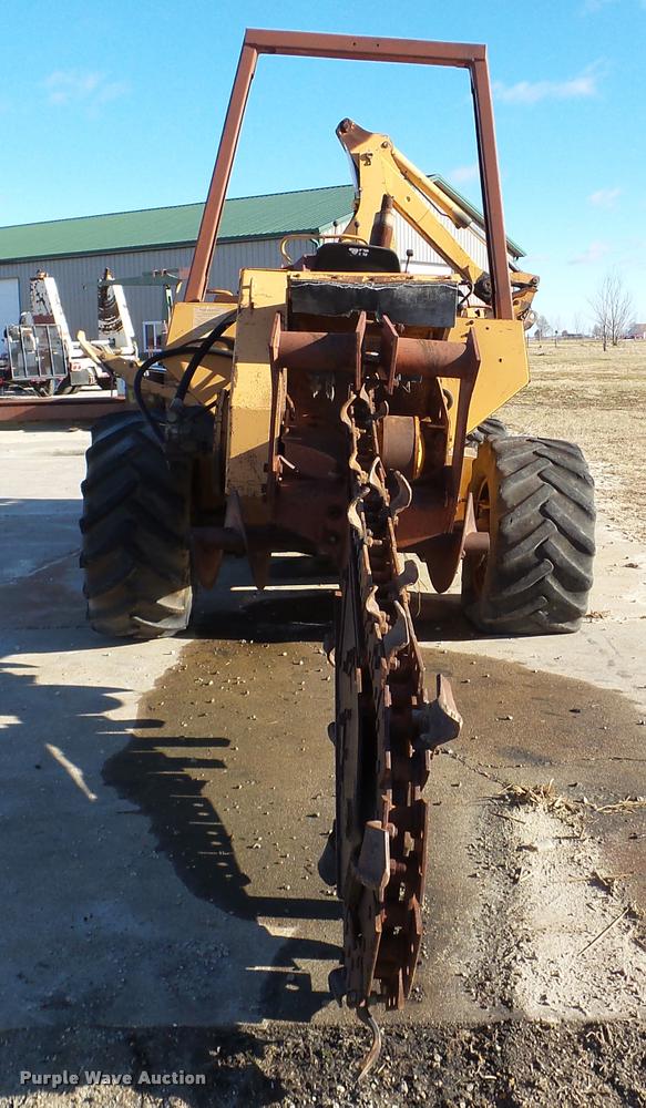 image for item DB5422 1990 Case 760 trencher