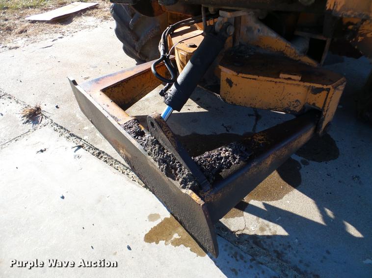 image for item DB5422 1990 Case 760 trencher