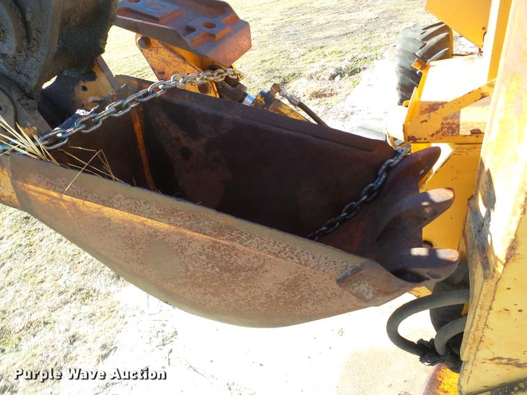 image for item DB5422 1990 Case 760 trencher