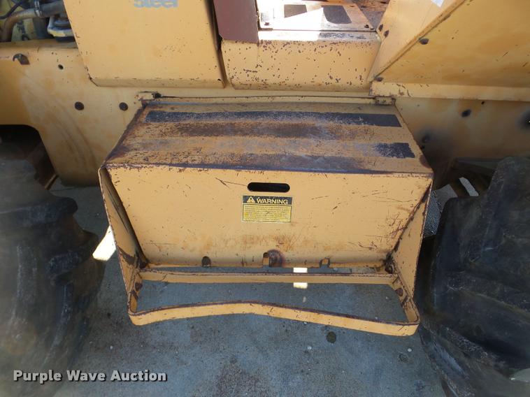 image for item DB5422 1990 Case 760 trencher