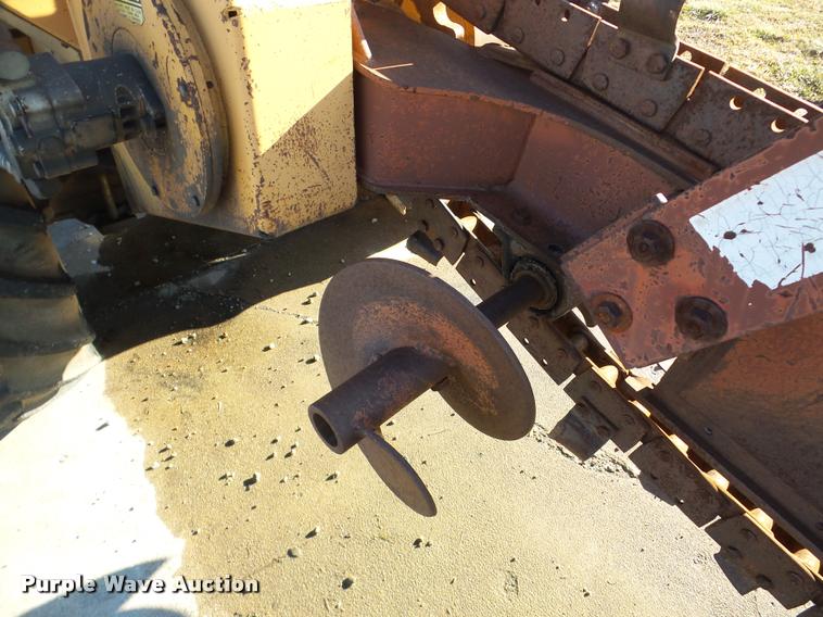 image for item DB5422 1990 Case 760 trencher
