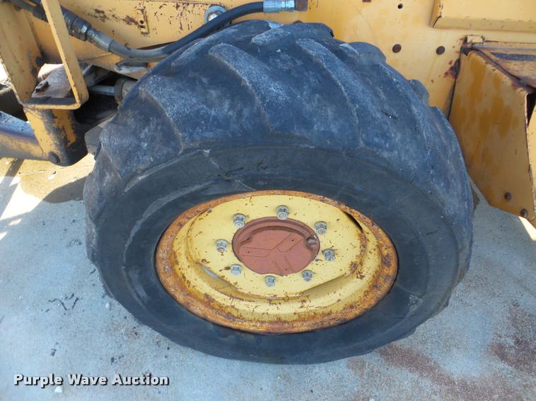 image for item DB5422 1990 Case 760 trencher