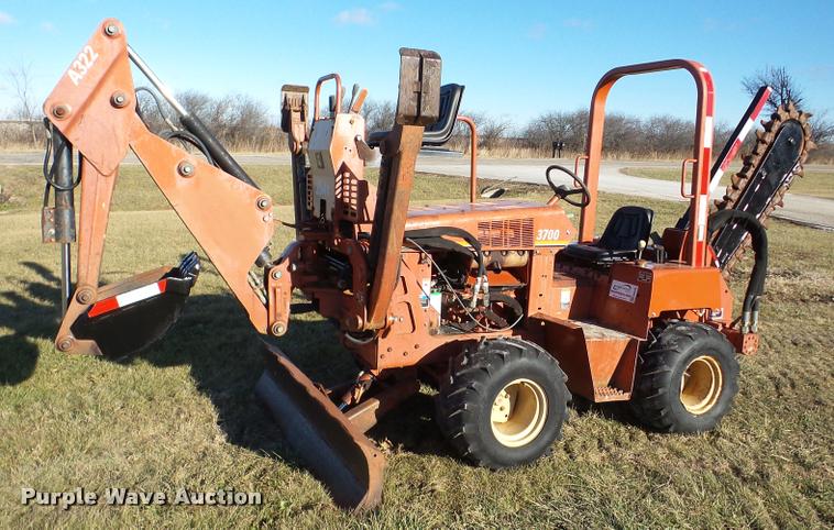 image for item DB5423 2001 Ditch Witch 3700DD trencher