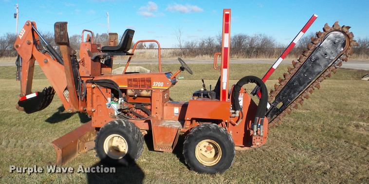 image for item DB5423 2001 Ditch Witch 3700DD trencher