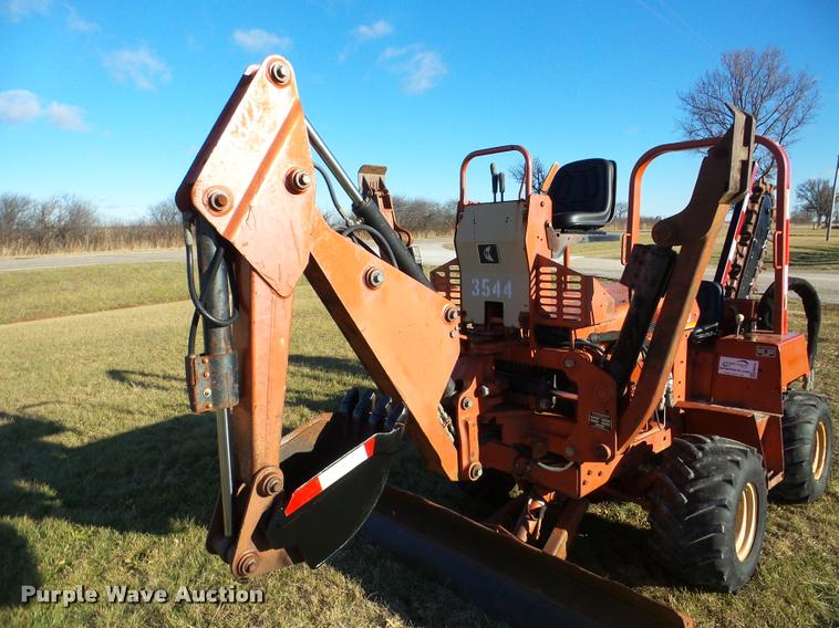 image for item DB5423 2001 Ditch Witch 3700DD trencher