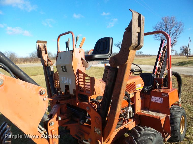 image for item DB5423 2001 Ditch Witch 3700DD trencher