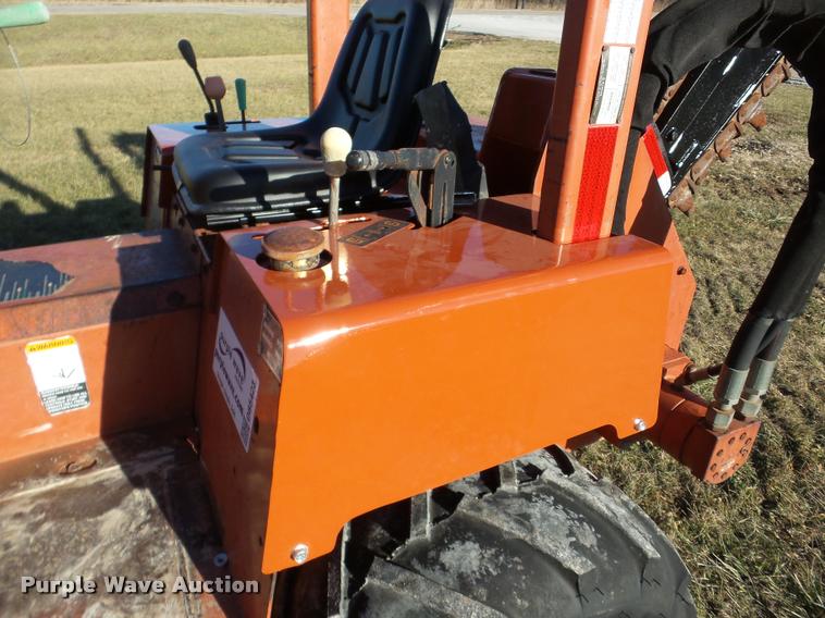 image for item DB5423 2001 Ditch Witch 3700DD trencher