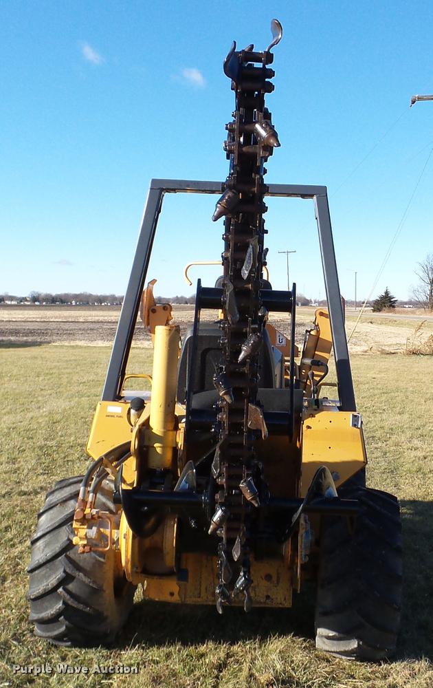 image for item DB5424 1999 Case 560 trencher