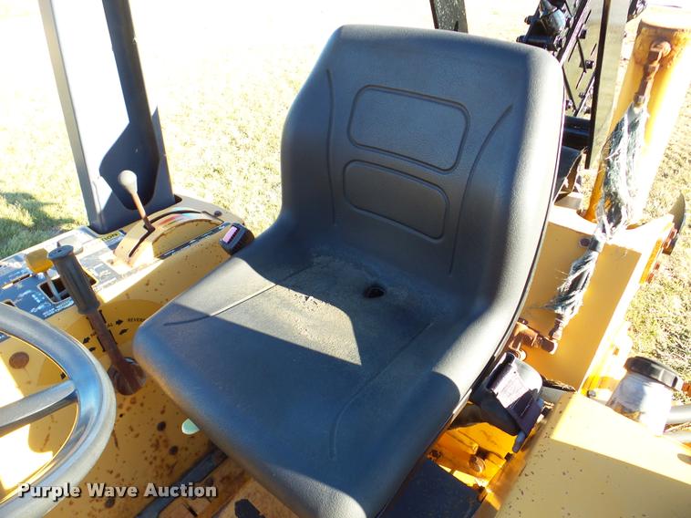 image for item DB5424 1999 Case 560 trencher