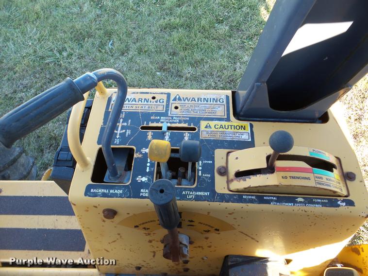 image for item DB5424 1999 Case 560 trencher