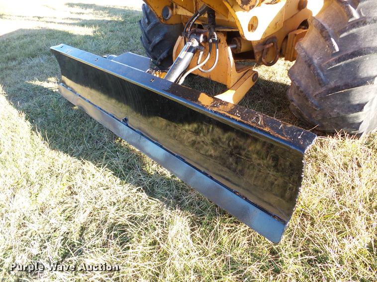 image for item DB5424 1999 Case 560 trencher