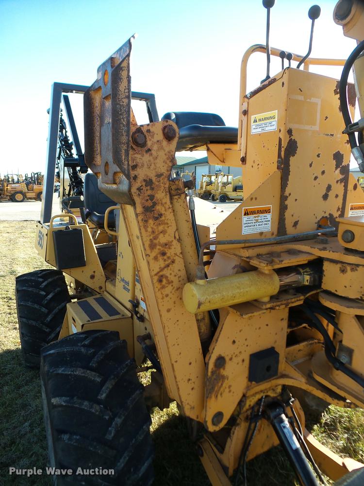 image for item DB5424 1999 Case 560 trencher