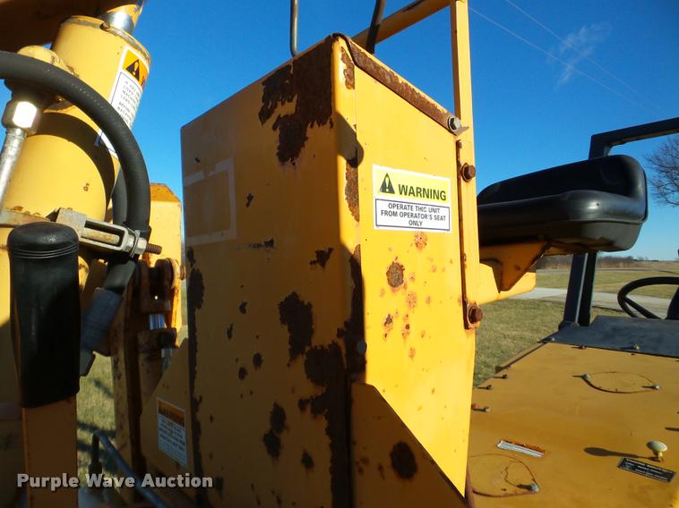 image for item DB5424 1999 Case 560 trencher