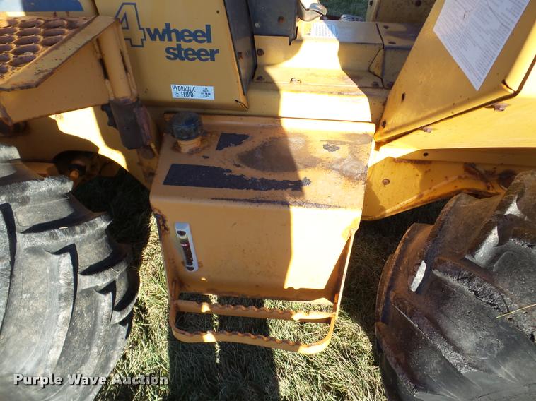 image for item DB5424 1999 Case 560 trencher