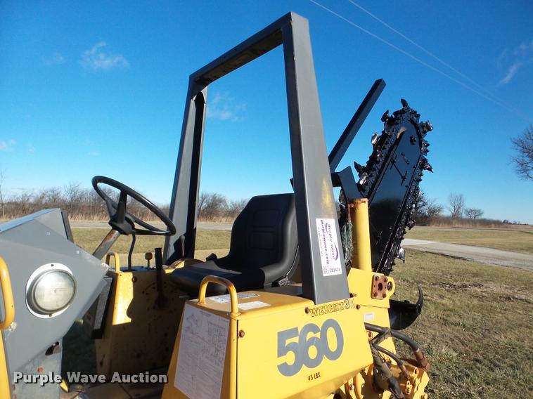 image for item DB5424 1999 Case 560 trencher