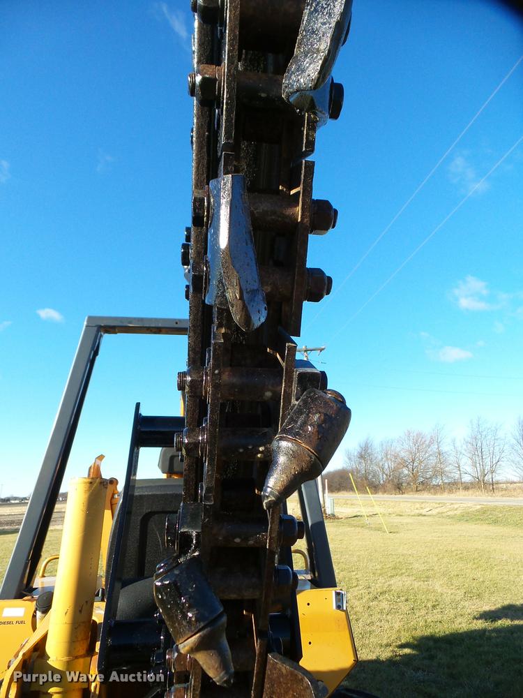 image for item DB5424 1999 Case 560 trencher