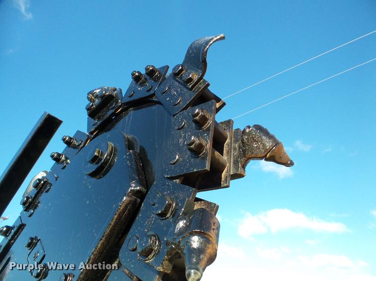 image for item DB5424 1999 Case 560 trencher