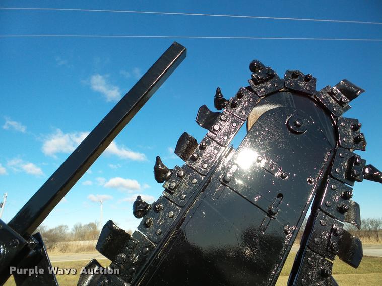 image for item DB5424 1999 Case 560 trencher