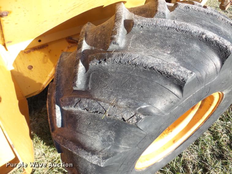 image for item DB5424 1999 Case 560 trencher