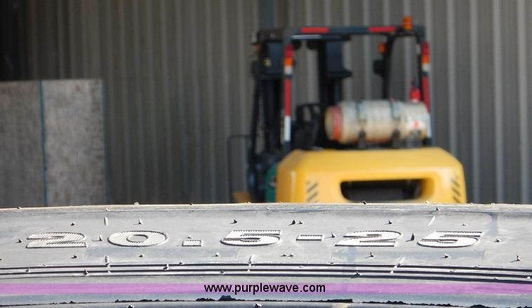 image for item F1056 (4) 20.5x25 loader tires